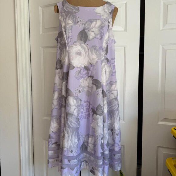 Scuba Crepe Crew Neck Sleeveless Floral Dress - Picture 1 of 4